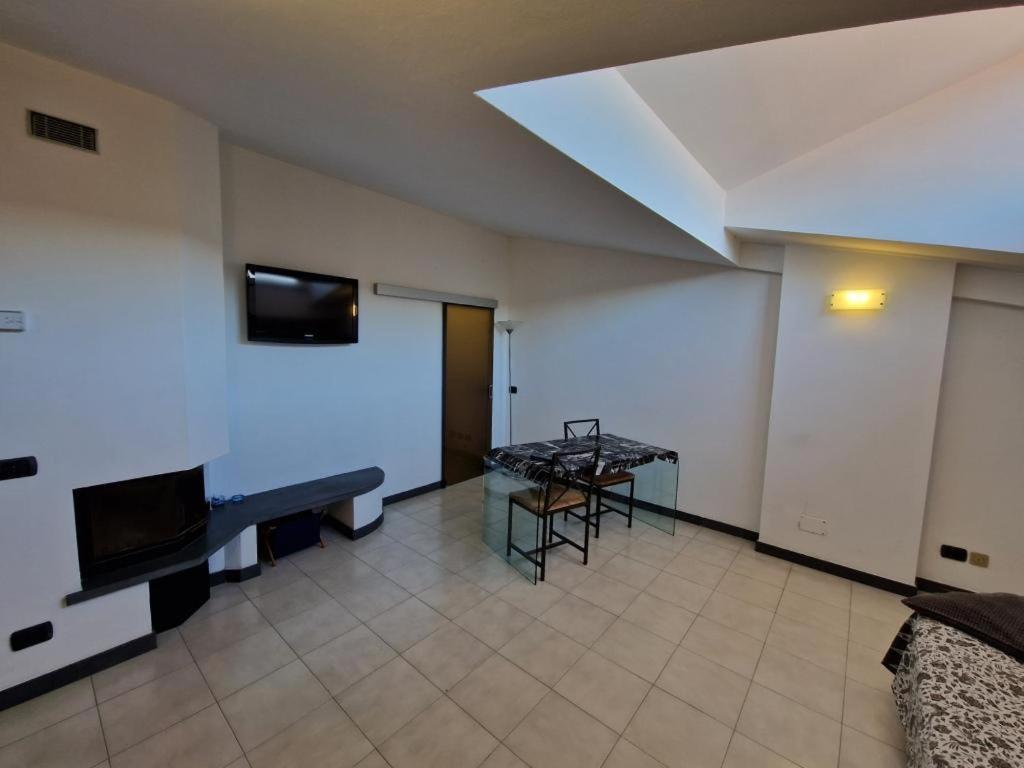Appartement Mansarda Stefania à Ameglia Extérieur photo
