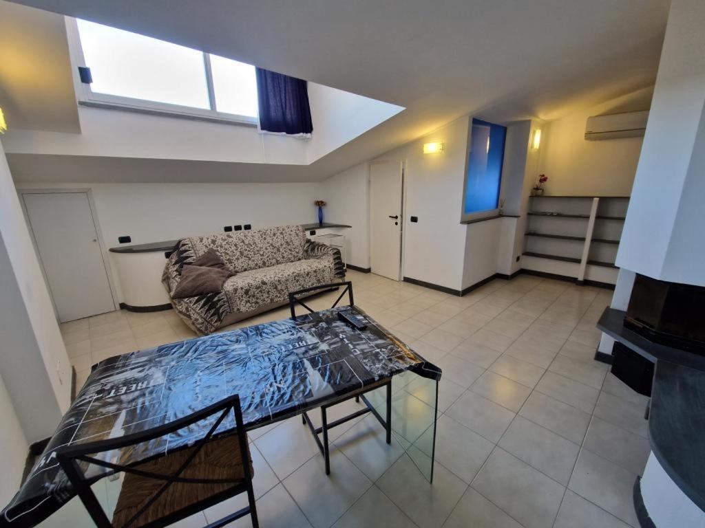 Appartement Mansarda Stefania à Ameglia Extérieur photo